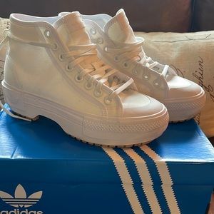 ADIDAS ORIGINALS THE NIZZA TREK…. Awesome sneaker